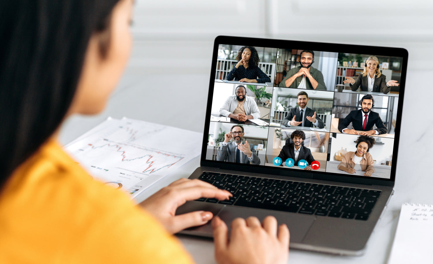 Google Meetにデバイスを手動で接続しなければならないのはなぜですか?