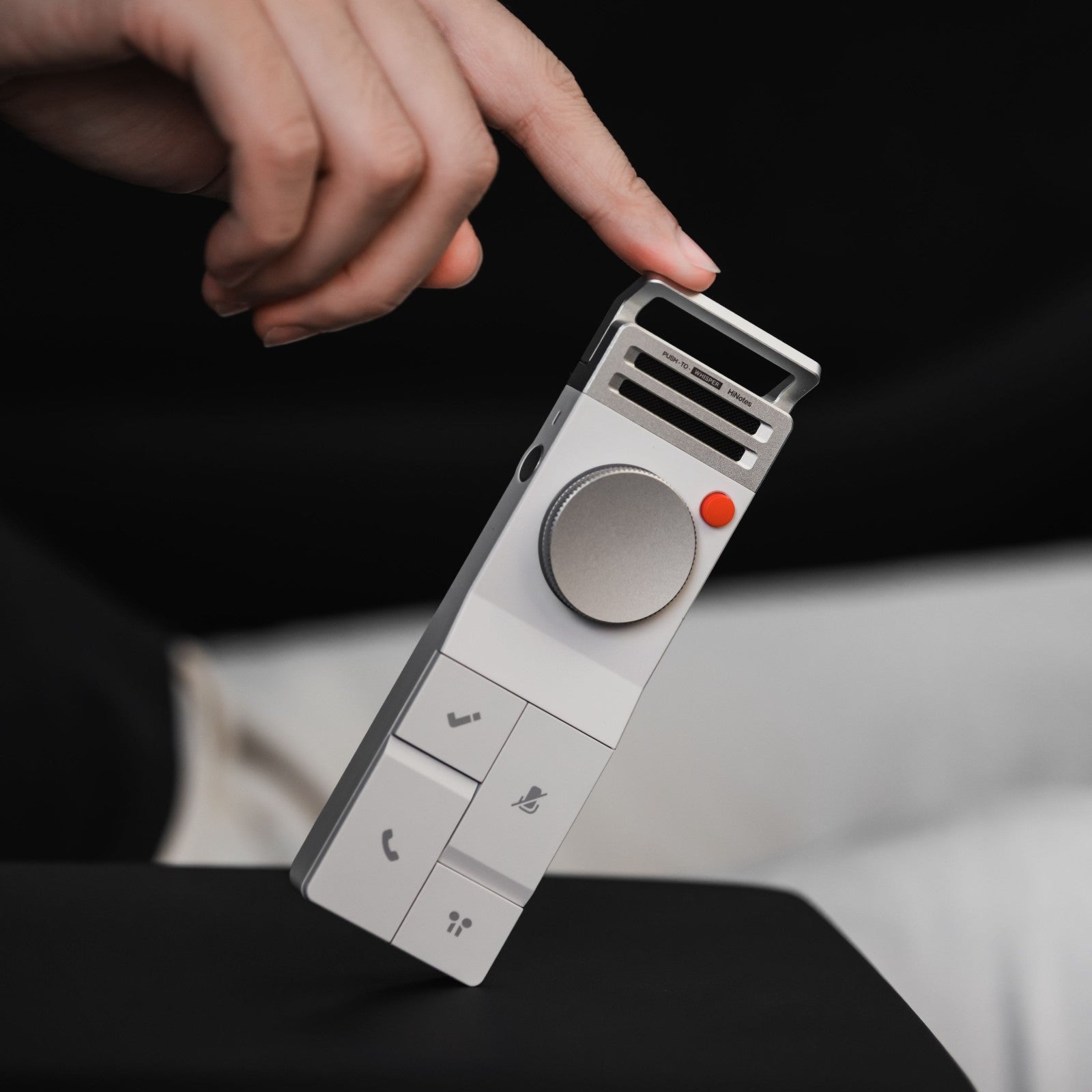 HiDock P1 AIボイスレコーダー スターホワイト 軽量設計 - 指1本で支えられるコンパクトでミニマルなデザイン