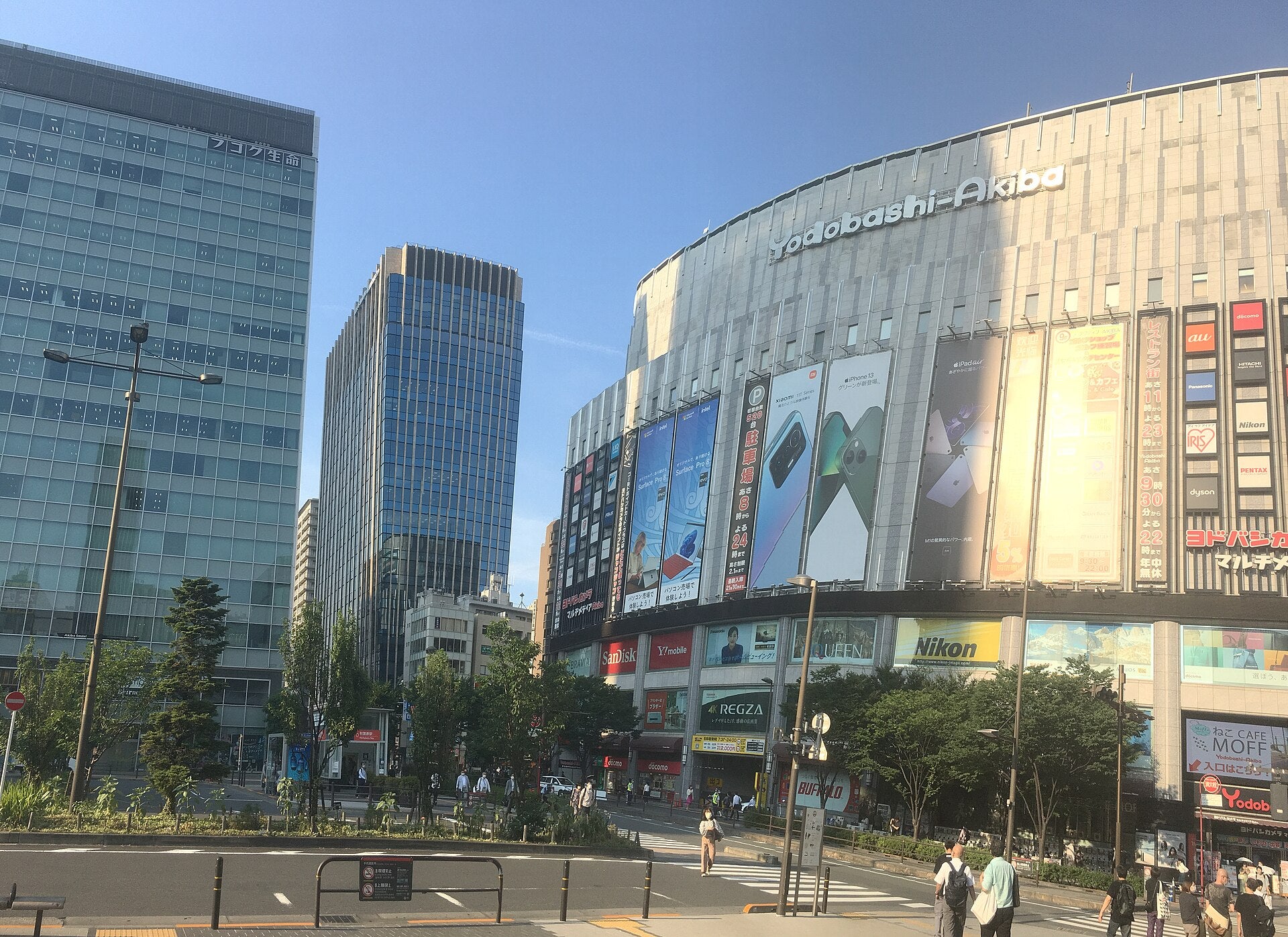 ヨドバシカメラ マルチメディアAkibaの外観